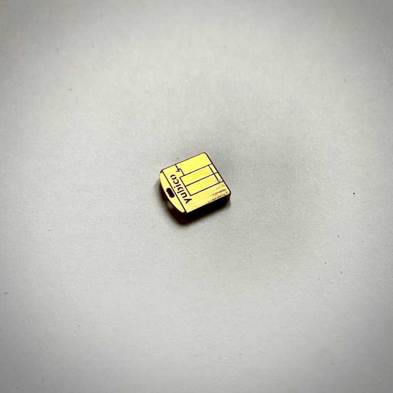 Picture of a single yubikey nano which fights completely in a USB-A port